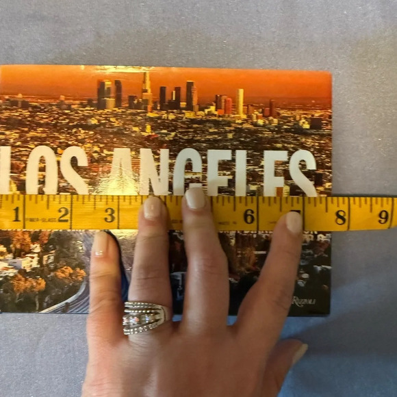 Rizzoli Los Angeles Photography Book - Picture 7 of 8